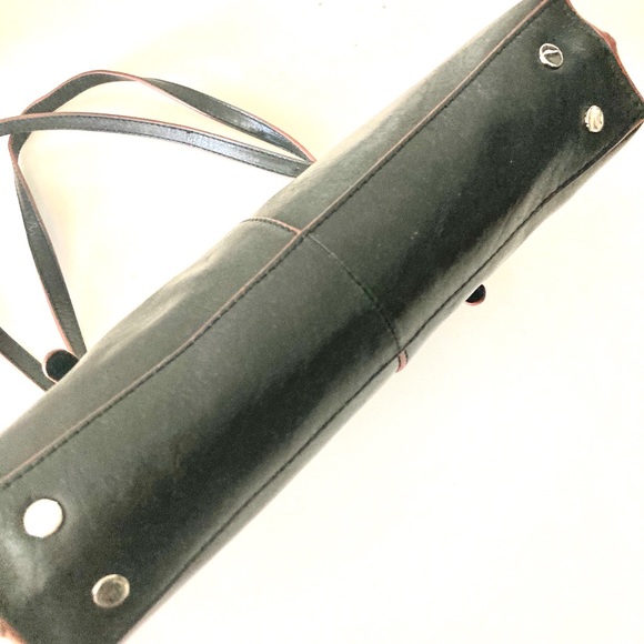 HOBO The Original Leather Shoulder Bag. - Picture 7 of 12